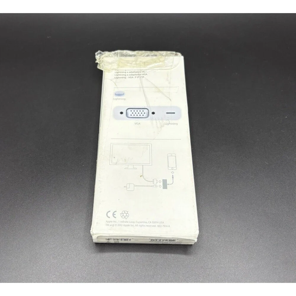 NEW Original Apple MD825AM/A Lightning to VGA Adapter A1439